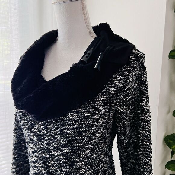 Frank Lyman Soft Fur Collar Black & Gray Stretchy Elegant Sweater - Size 8 - Picture 5 of 8